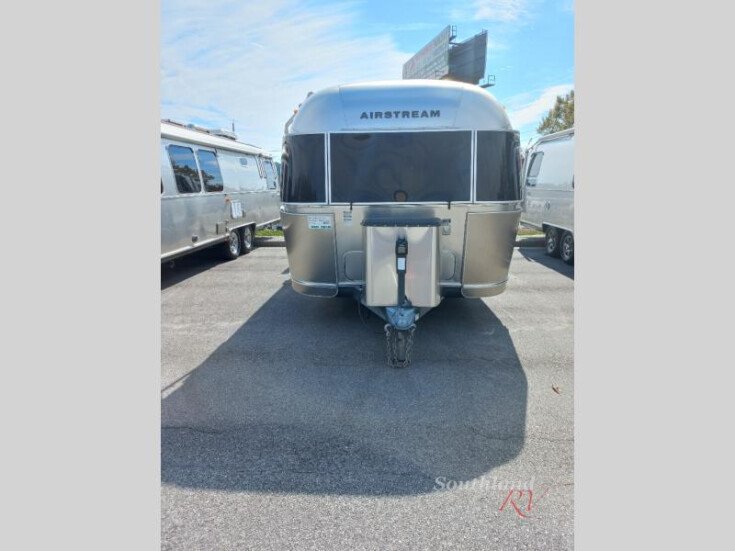 Thumbnail Photo undefined for 2015 Airstream Flying Cloud